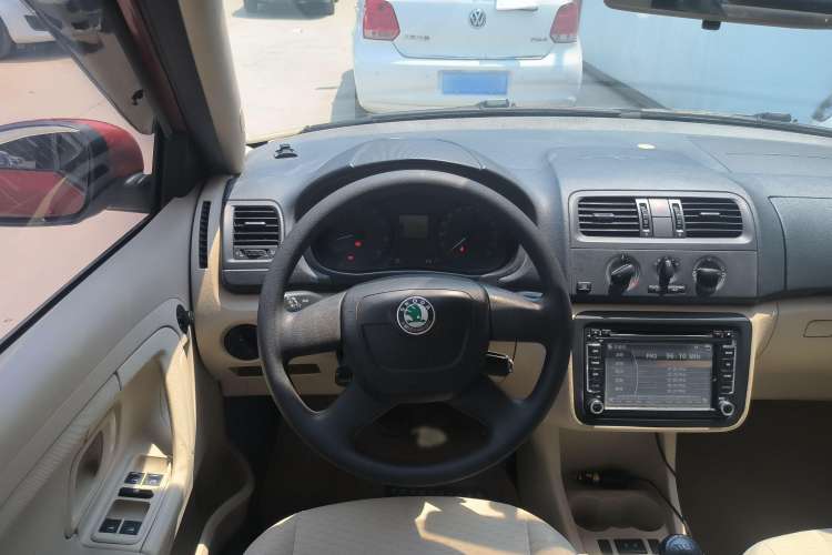 Used Skoda Fabia 2012 1.4L Manual Crystal Edition
