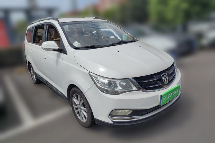Used Baojun 730 2016 1.5T Manual Standard Version 7 Seats Front Right 45 Deg