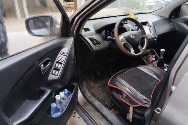 Used Hyundai ix35 2010 2.0L Manual Two-Wheel Drive New Edition GL
