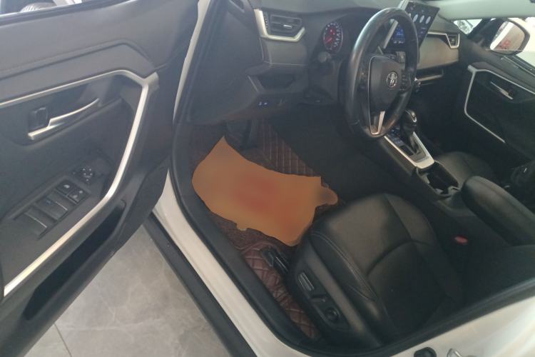 Used Toyota Wildlander 2022 2.0L CVT Four-Wheel Drive Luxury Edition Driver Seat