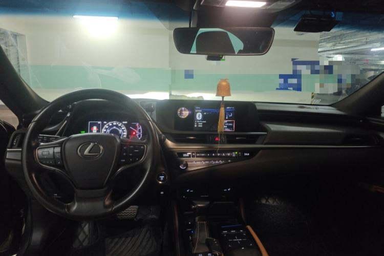 Used Lexus ES 2018 300h Premier Edition China VI Standard
