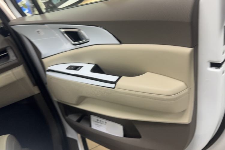 Used Kia Carnival 2026 Model 2.0T Luxury Tech Edition