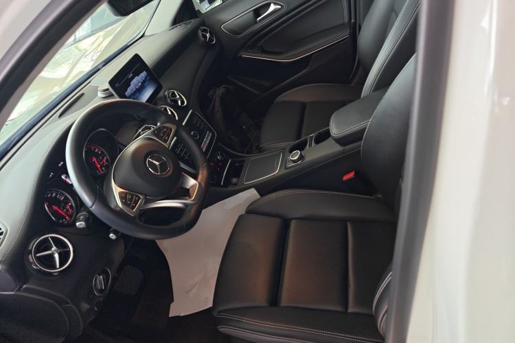 Used Mercedes-Benz GLA 2019 GLA 200 Fashion Model Left Front Seat