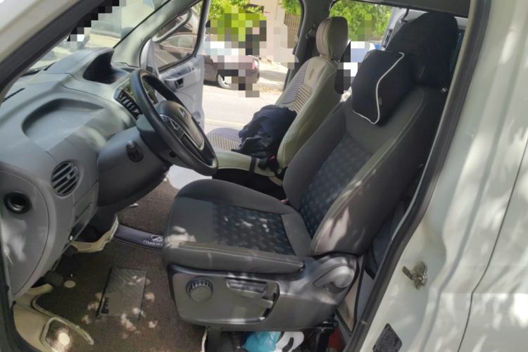 Used SAIC MAXUS Xintu V80 2018 2.5T 6-Speed Manual Aoyuntong Short Wheelbase Mid-Height 5-6 Seater
