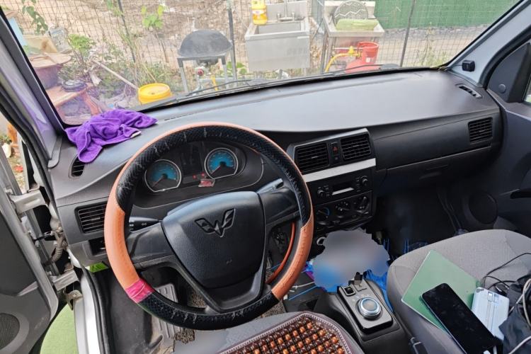 Used Wuling EV50 2022 Affordable Model Anchi with 35.904 kWh
