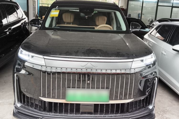 Used Chery Fengyun T11 2026 Model 220 Rear-Drive Boya Giant-Screen Luxury Edition Front