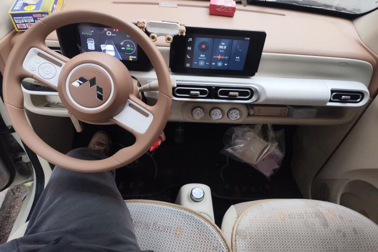 Used Wuling Hongguang MINIEV 2024 3rd Generation 170 km Center Console