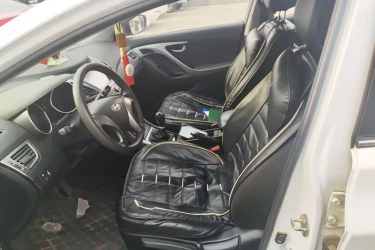 Used Hyundai Elantra (5th Generation / Langdong) 2016 1.6L Manual Luxury Model
