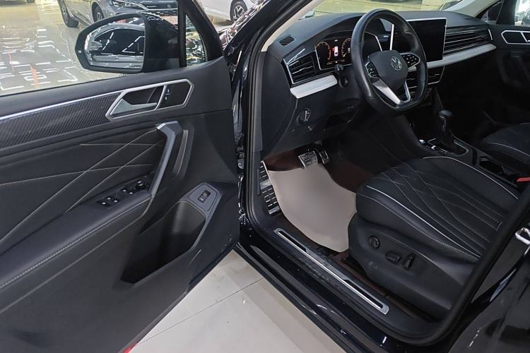 Used Volkswagen Tiguan L 2022 330TSI Automatic Two-Wheel Drive R-Line Enhanced Edition