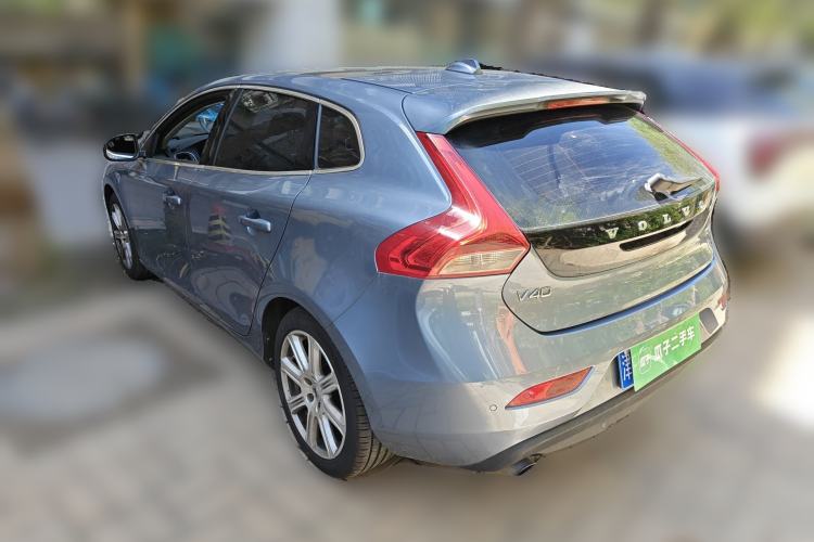 Used Volvo V40 2017 T3 Zhiya Edition Rear Left 45 Deg