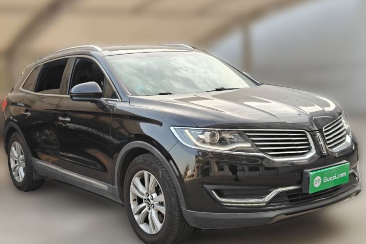 Used Lincoln MKX 2017 2.0T Two-Wheel Drive Deluxe Edition Front Right 45 Deg