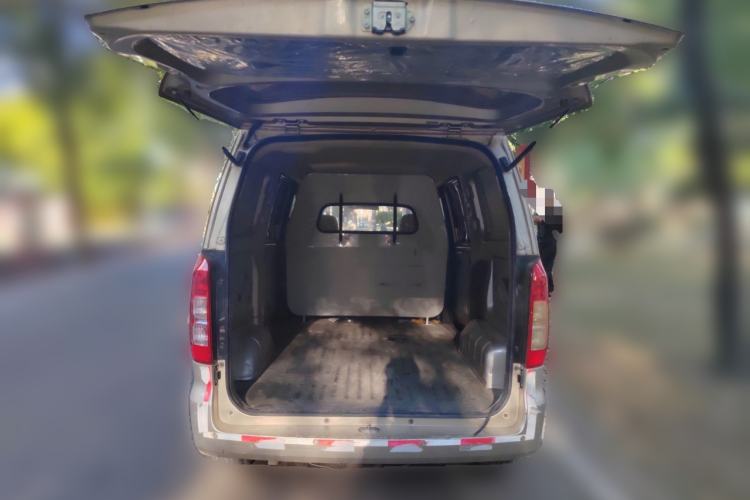 Used Wuling Hongguang V 2019 1.5L Jingqu Edition Sealed-Window Vehicle China VI LAR
