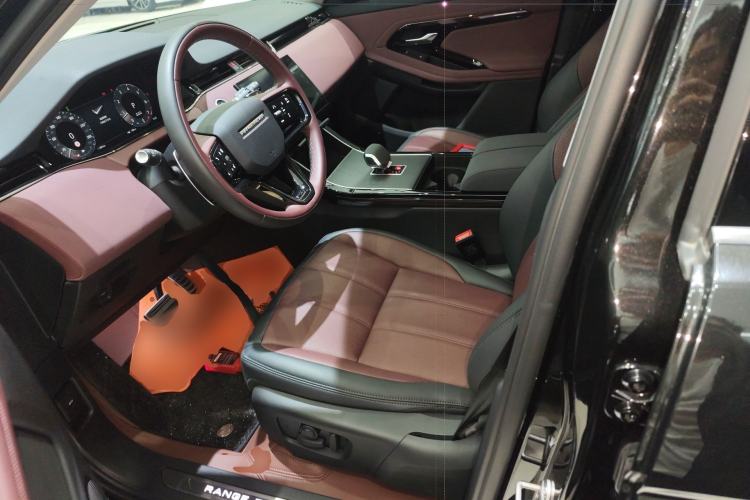 Used Land Rover Range Evoque 2024 Aurora L 249 PS Prestige Light-Chasing Edition Left Front Seat