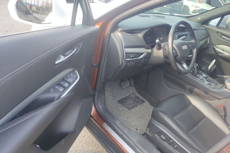 Used Cadillac XT4 2018 28T Two-Wheel Drive Leading Version
