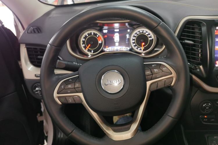 Used Jeep Cherokee 2016 2.4L Leading Smart Version