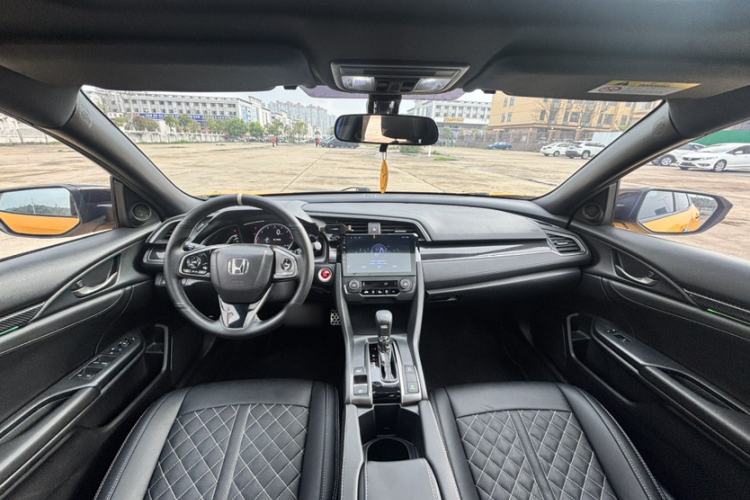 Used Honda Civic 2021 HATCHBACK 220TURBO CVT Trendy Cool Edition Interior 3