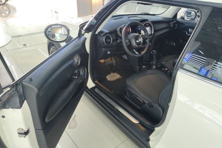 Used MINI 2016 1.2T ONE Pioneer Edition
