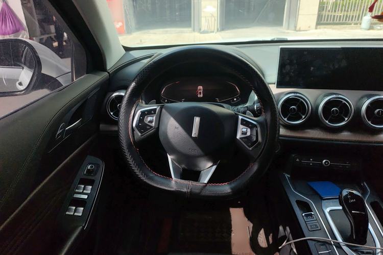 Used Wey VV5 2021 1.5T Two-Wheel Drive Smart Pioneer
