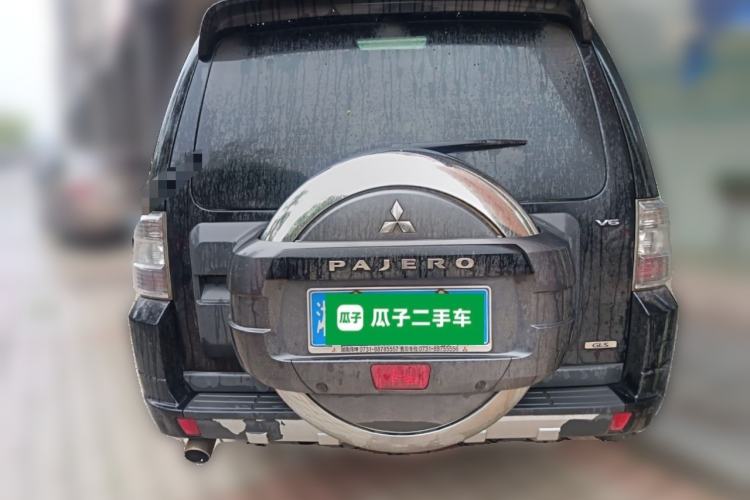 Used Mitsubishi Pajero 2015 3.0L Automatic Luxury Version China IV Standard