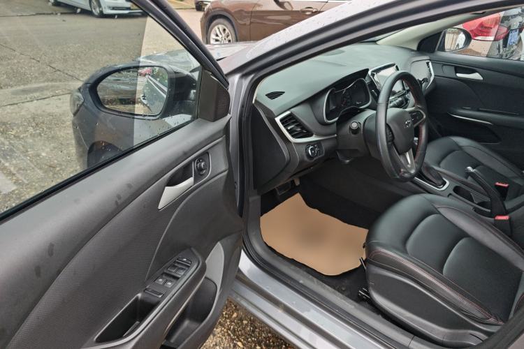 Used Chevrolet Monza 2020 Light Hybrid Redline 320T Dual-Clutch Joyful Edition Driver Seat