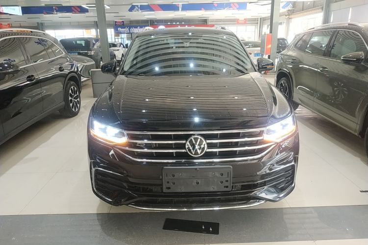 Used Volkswagen Tiguan L 2023 Restyled 330TSI Automatic Two-Wheel Drive R-Line Enhanced Comfort Version Front