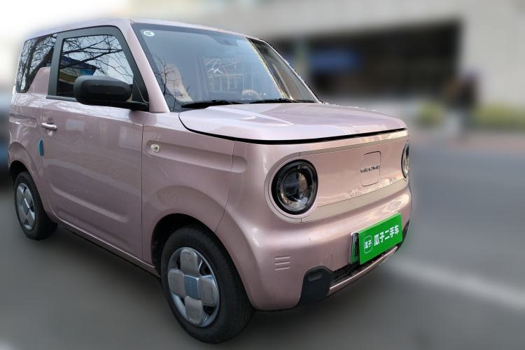 Used Geely Galaxy Panda 2023 Panda Mini 200km Endurance Bear Front Right 45 Deg