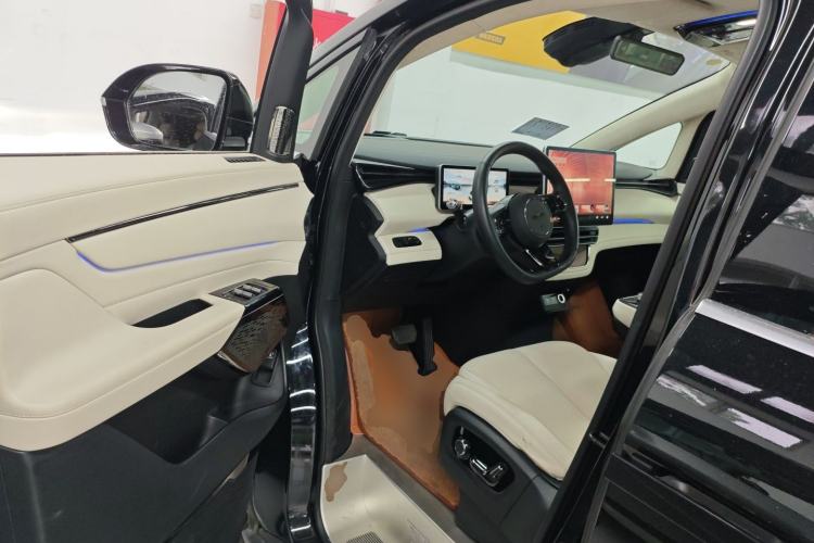 Used Geely Galaxy LEVC L380 2025 650 km Flagship Edition All-Wheel Drive Driver Seat