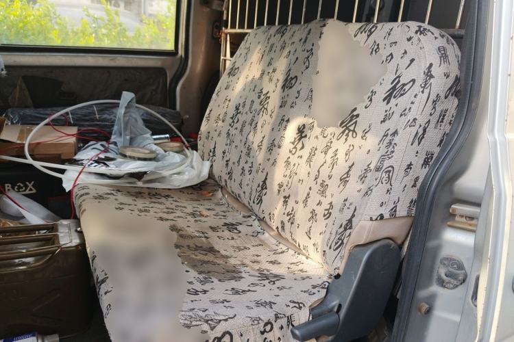 Used Wuling Rongguang V 2016 1.5L Practical Version Left Rear Seat