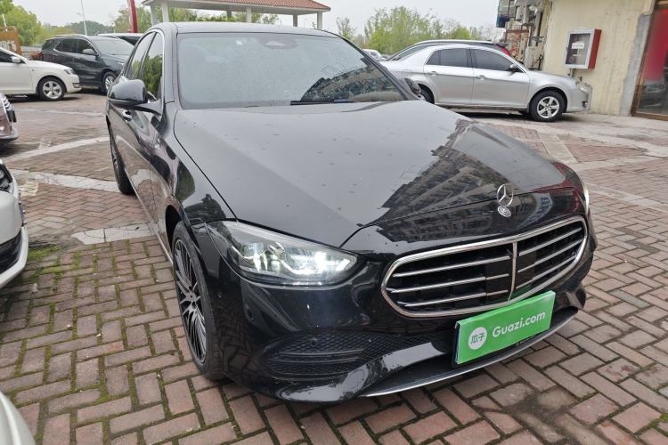 Used Mercedes-Benz C-Class 2022 C 260 L Front Right 45 Deg