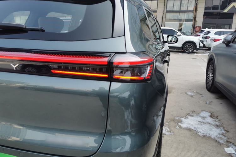 Used Chery Tiggo 8 PLUS 2025 290TGDI DCT Prestige 5-Seater
