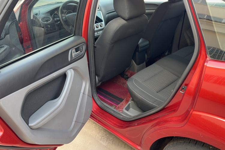 Used Ford Focus 2013 Hatchback Classic 1.8L Manual Base Model