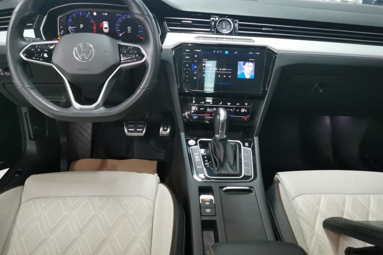 Used Volkswagen Magotan 2023 2 Million Units Commemorative Edition 330TSI DSG Luxury Version
