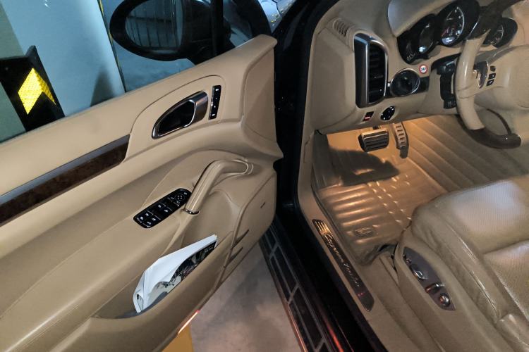 Used Porsche Cayenne 2011 Cayenne Turbo 4.8T