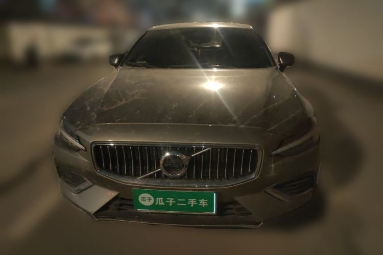 Used Volvo S60 2022 B4 Zhiyuan Luxury Edition
