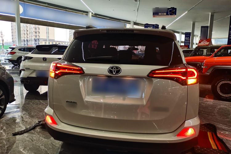 Used Toyota RAV4 2016 2.0L CVT Two-Wheel Drive Urban Edition China V Standard