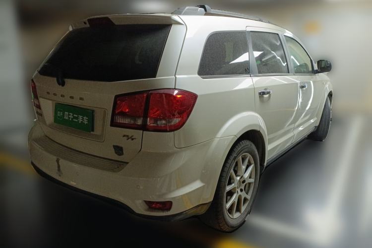 Used Dodge Journey 2013 2.4L Two-Wheel Drive Luxury Version Rear Right 45 Deg