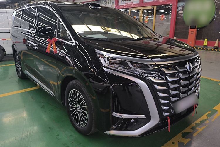 Used Denza D9 2025 DM-i Smart Drive 1020 Four-Wheel Drive Deluxe Model
