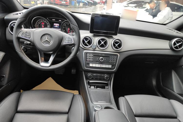 Used Mercedes-Benz CLA 2016 Refreshed CLA 200 Sport Edition Center Console