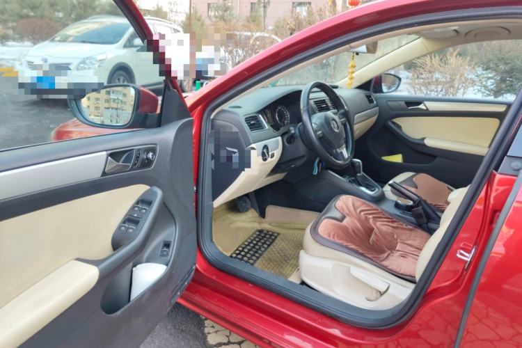 Used Volkswagen Sagitar 2012 1.4TSI Automatic Luxury Edition Driver Seat