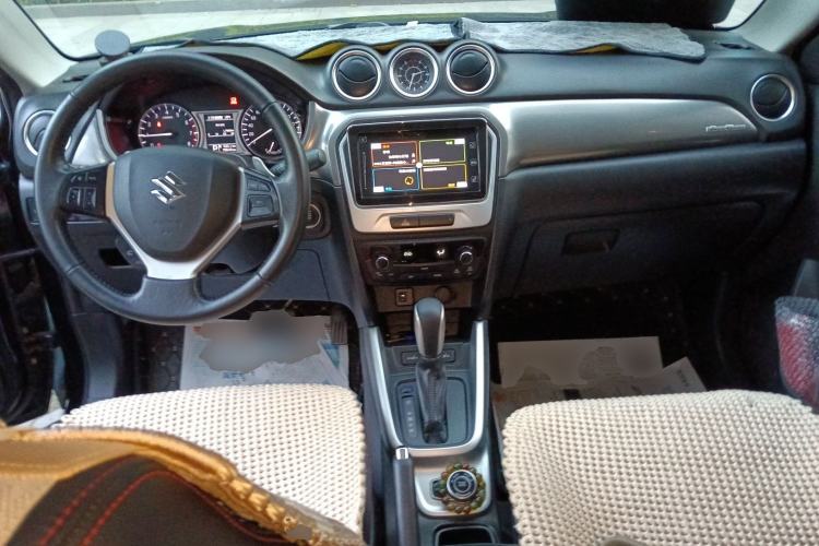 Used Suzuki Vitara 2016 1.4T Automatic 4x4 Flagship Model Center Console