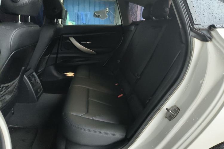 Used BMW 3 Series GT 2017 320i Sport Edition
