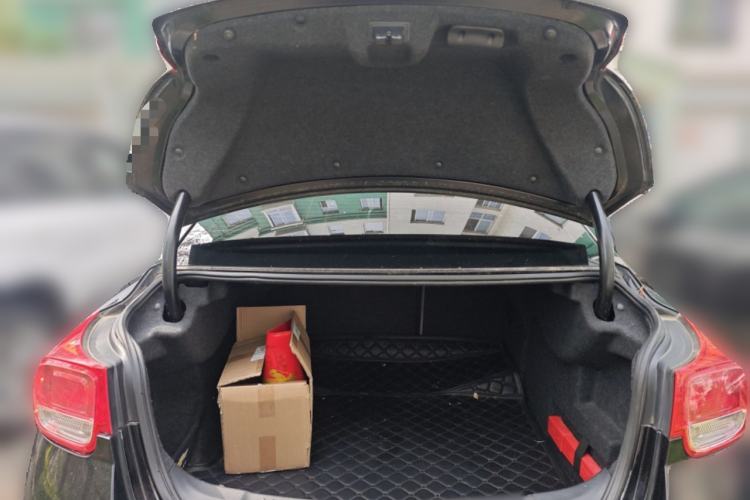 Used Chevrolet Malibu 2014 2.0L Automatic Luxury Edition Trunk