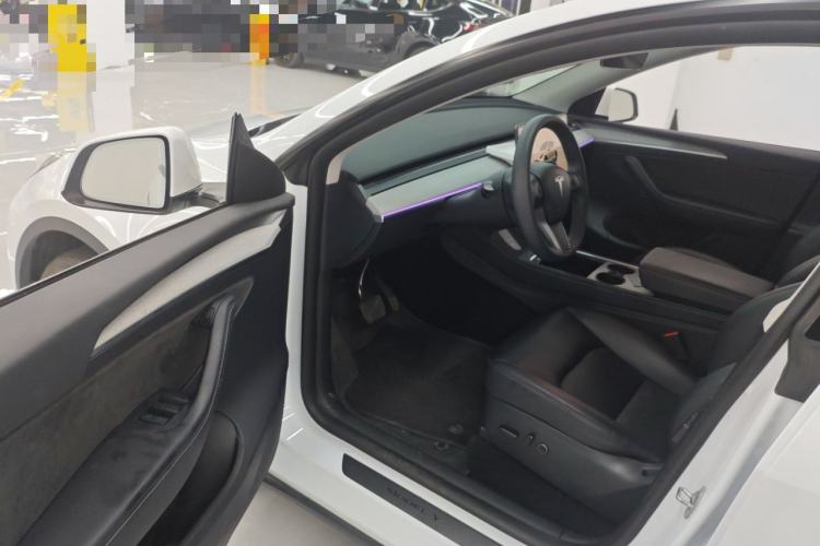 Used Tesla Model Y 2024 Long-Range All-Wheel-Drive Version
