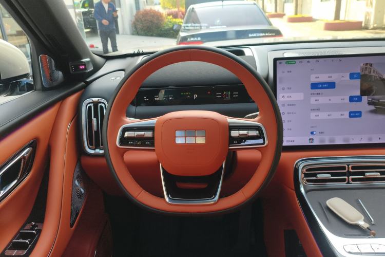 Used Geely Galaxy M9 2025 Model 230km Two-Wheel-Drive Exploration Edition Steering Wheel