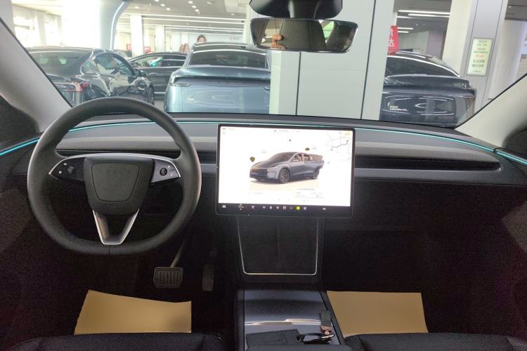 Used Tesla Model Y 2025 Rear-Wheel-Drive Version
