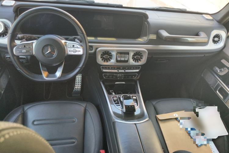 Used Mercedes-Benz G-Class 2022 G 500 Center Console