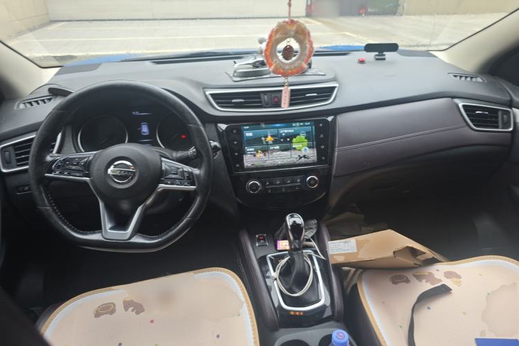 Used Nissan Qashqai 2019 2.0L CVT Luxury Edition Center Console