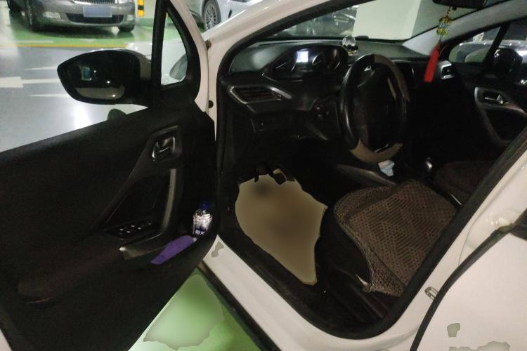 Used Peugeot 2008 2014 1.6L Manual Fashion Edition Driver Seat