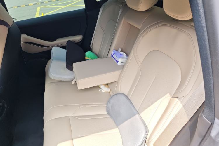 Used Nio ET5 2022 75 kWh Left Rear Seat