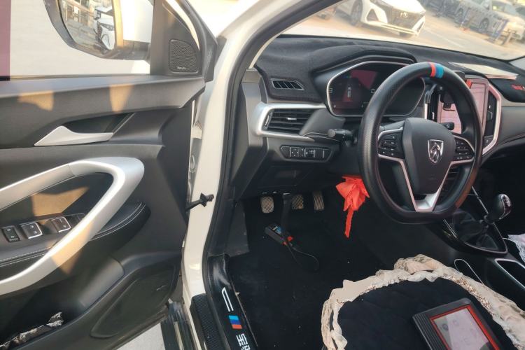 Used Baojun 530 2021 Global Car Anniversary Edition 1.5T Manual Luxury Model 6 Seats